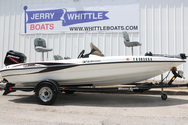2009 Triton 17 Explorer