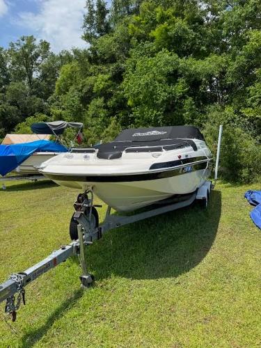 2009 NauticStar 210DC Sport Deck