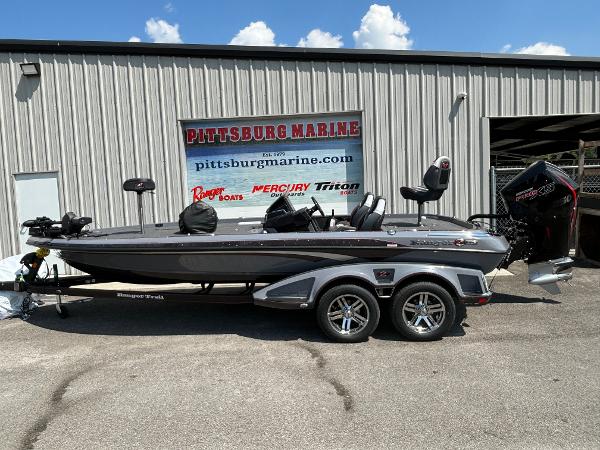 Ranger Z521R 2025 Ranger Z521R boat at Pittsburg Marine dealership.