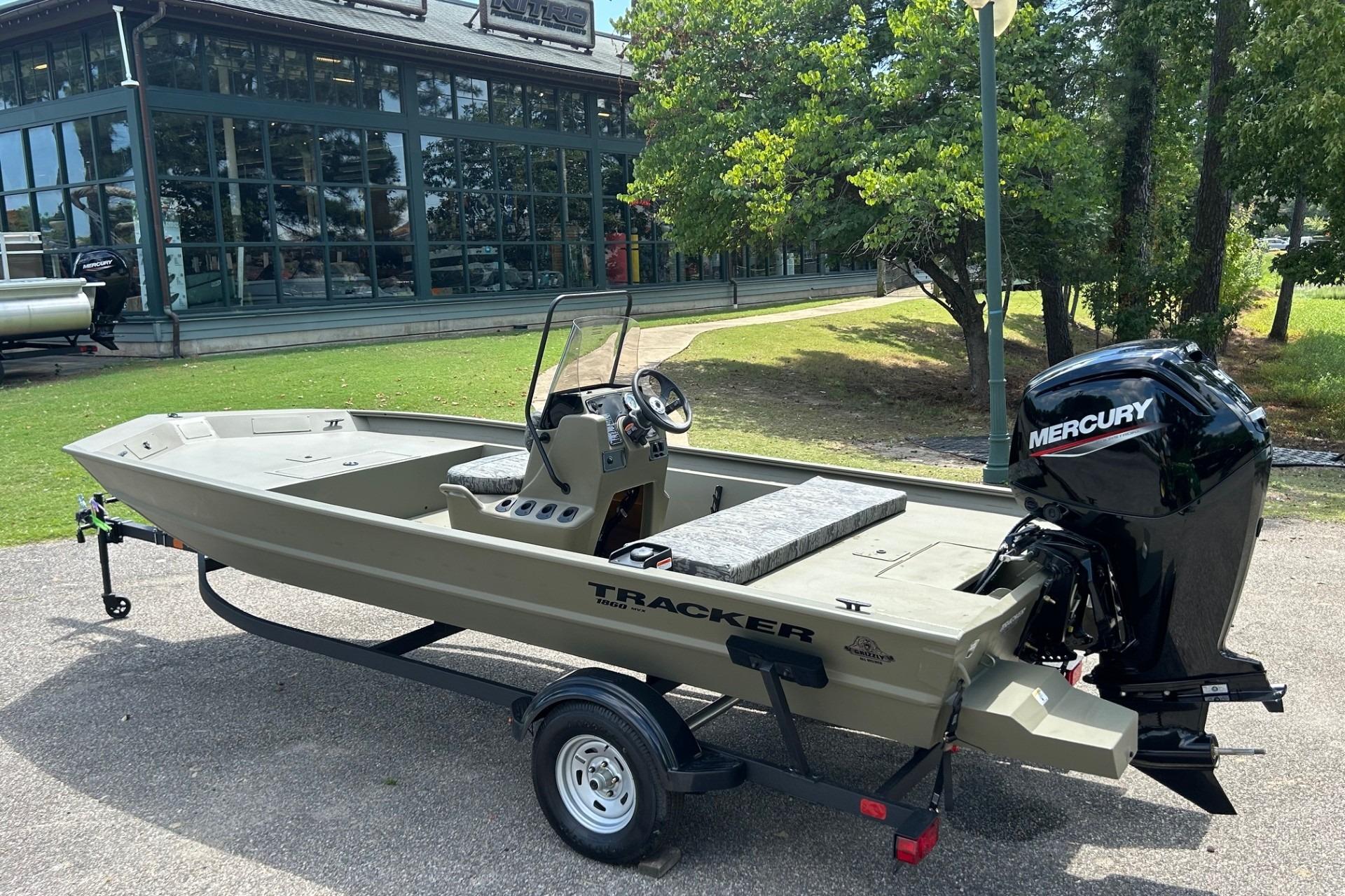 2026 Tracker Grizzly 1860 CC