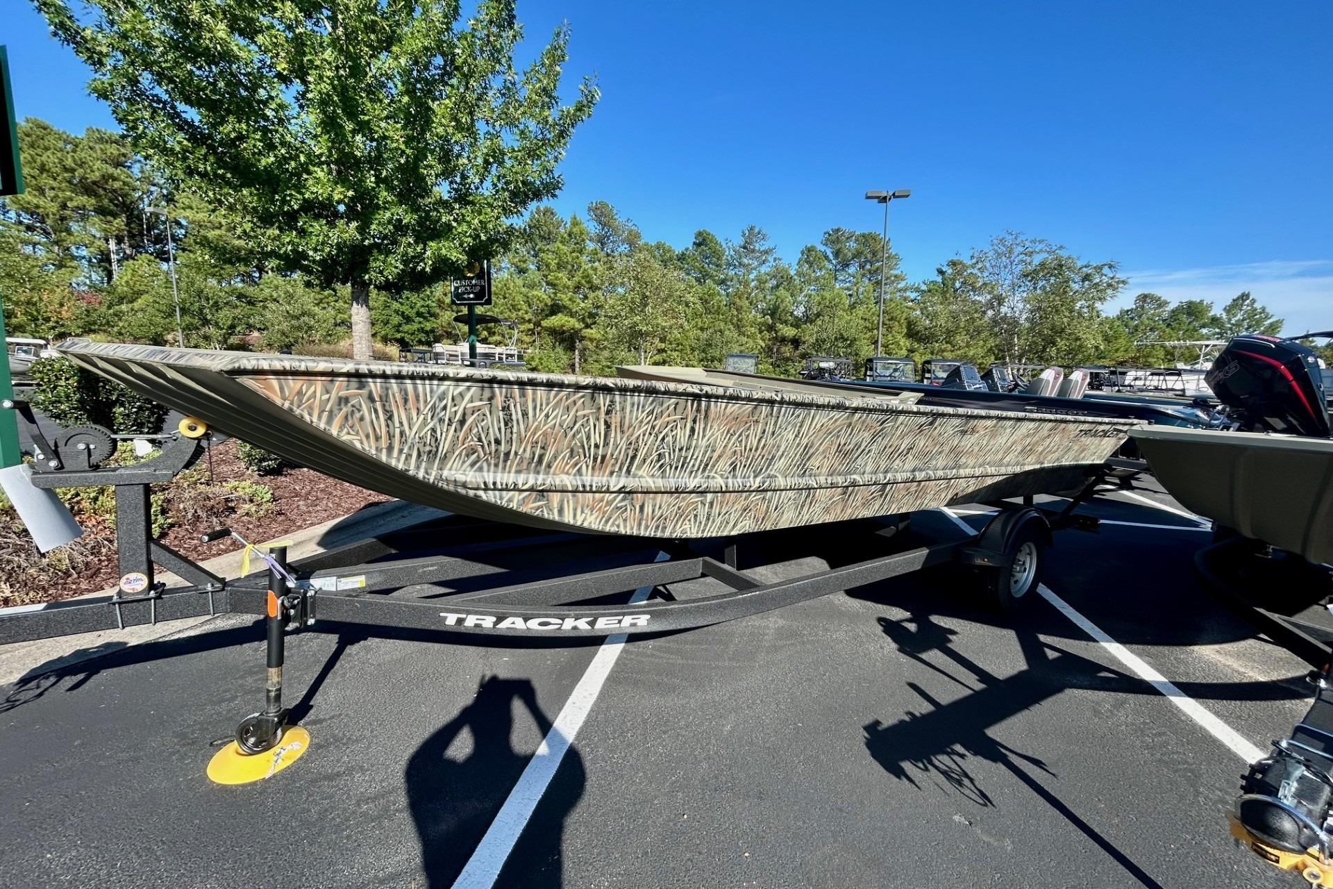 2026 Tracker Grizzly 2072 Utility