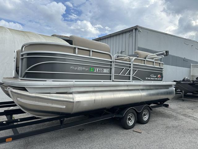 2021 Sun Tracker Party Barge 20 DLX