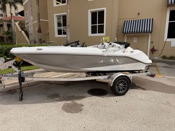 2025 Scarab 165 SE