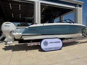 Cobalt R8 Outboard 2025 COBALT R8 OB - Image 2
