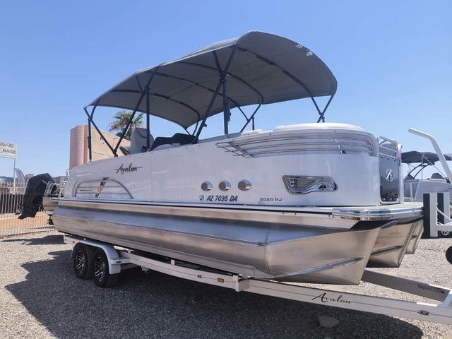 2018 Avalon Ambassador Rear J Lounge - 25'