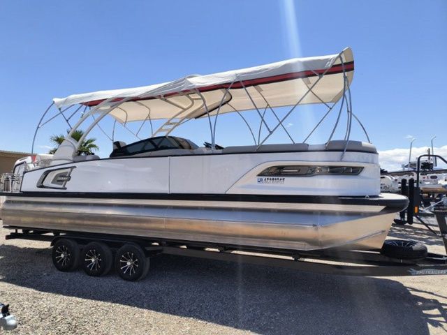 2024 Avalon Excalibur Quad Lounge Windshield 27 FT