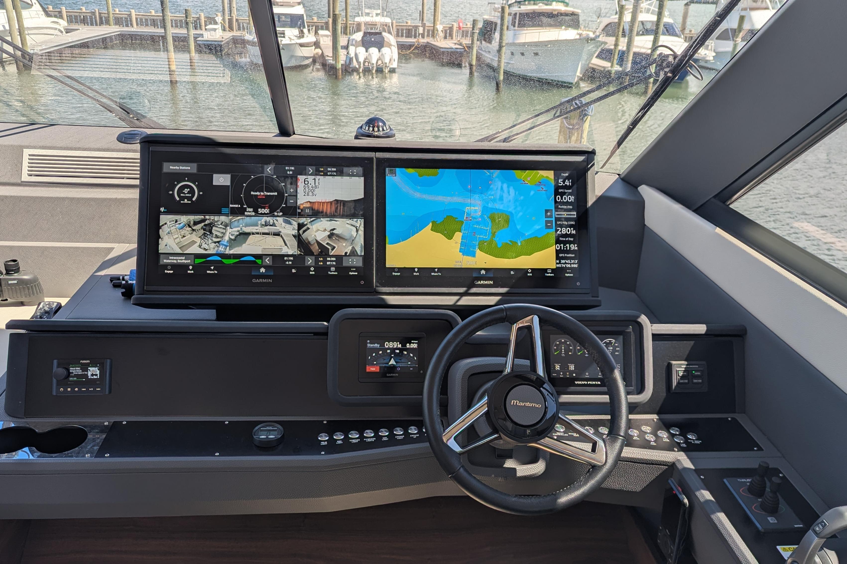 2025 Maritimo M55