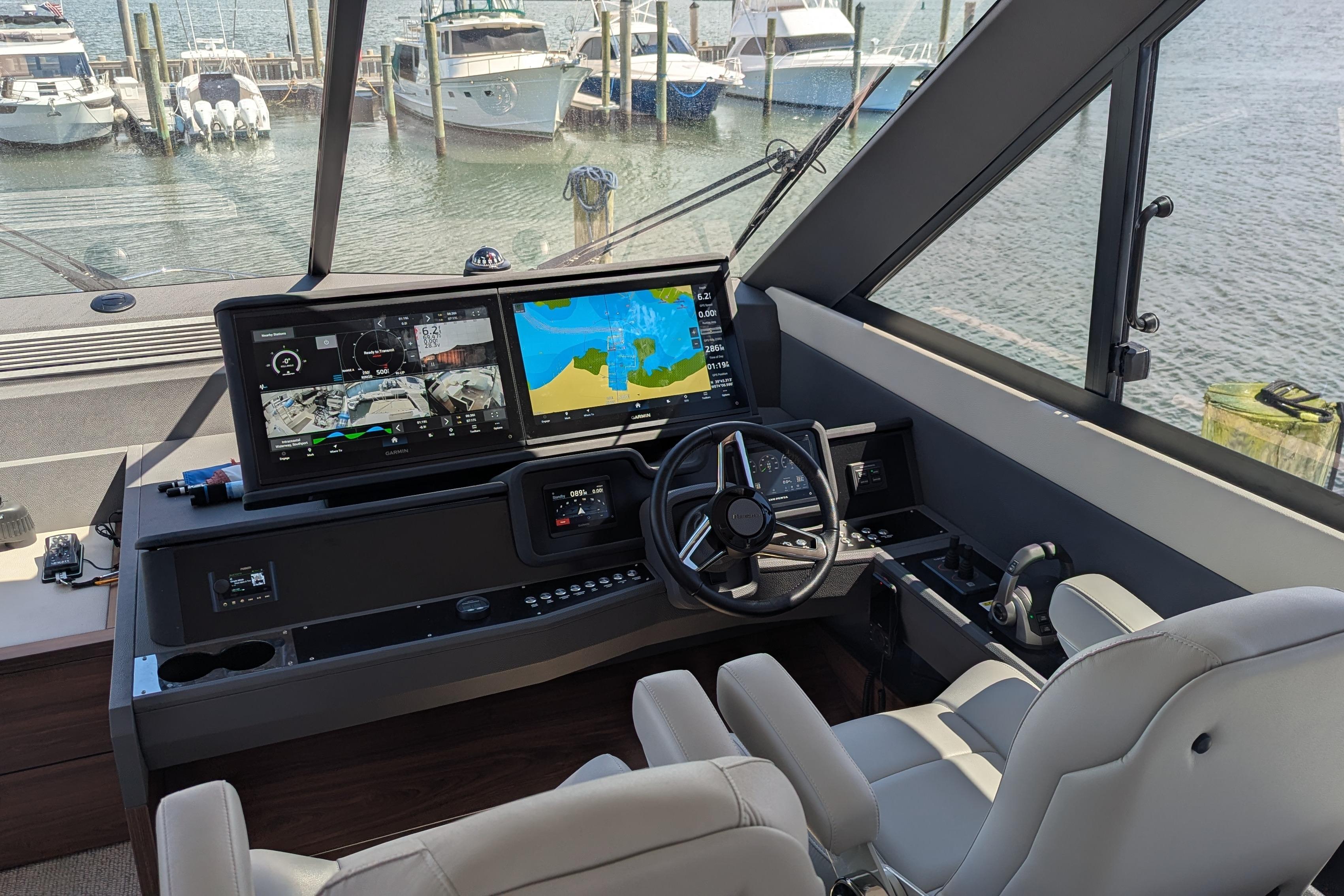 2025 Maritimo M55
