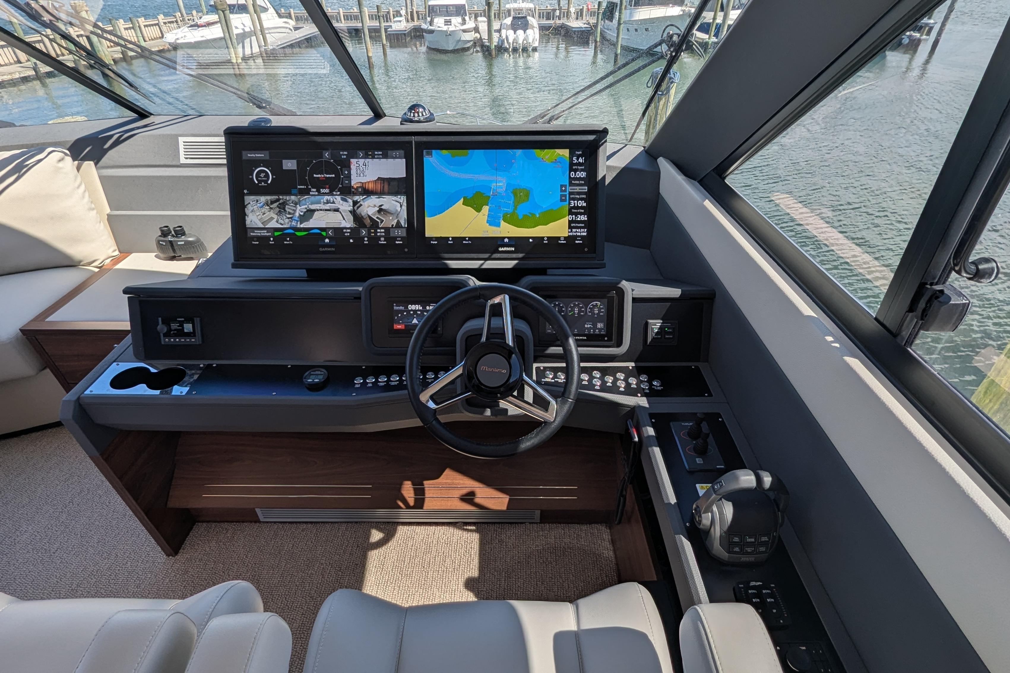 2025 Maritimo M55