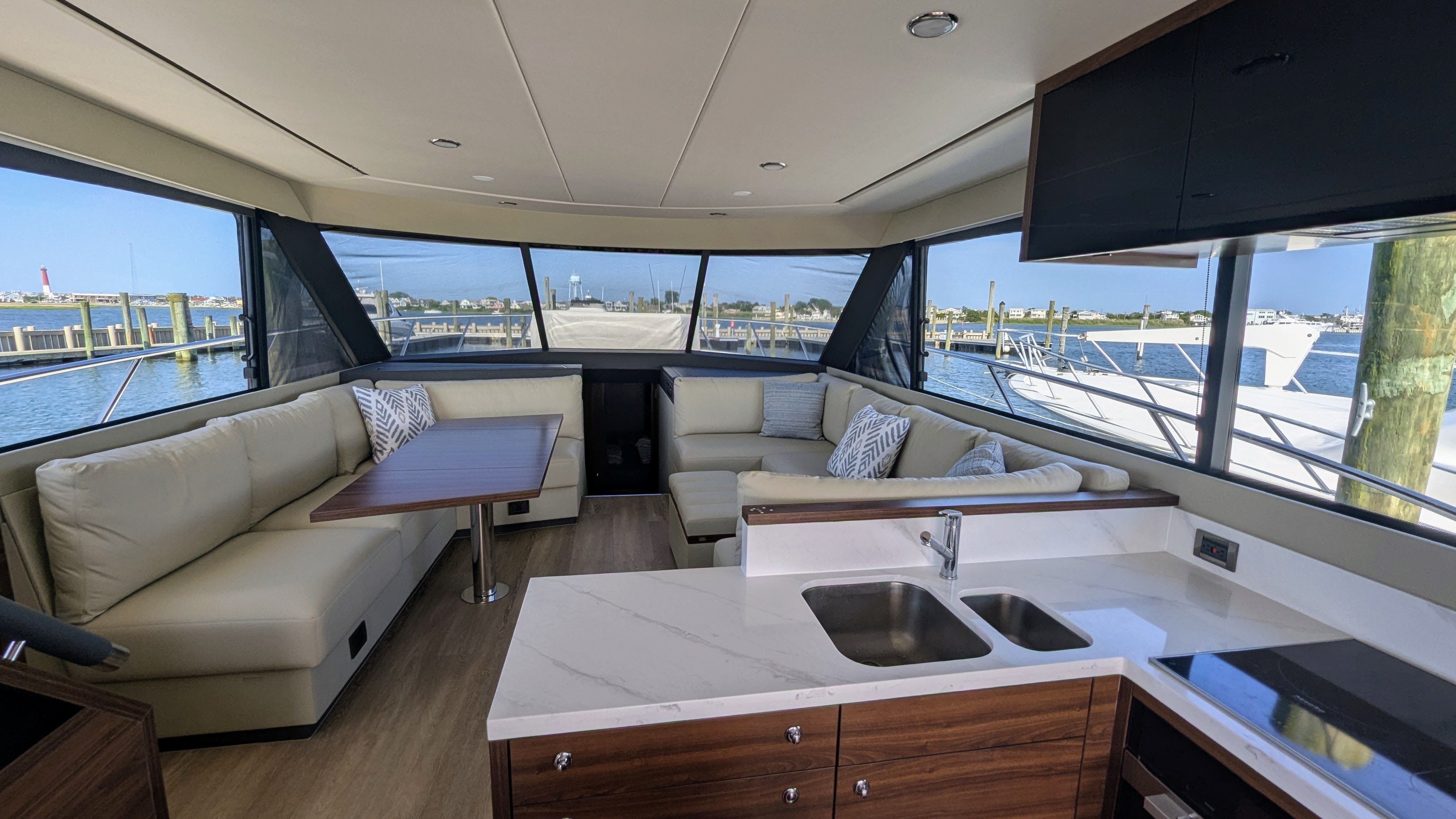 2025 Maritimo M55