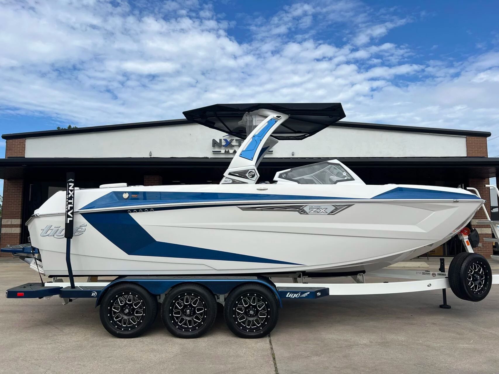 オーダー　レースツーピス The All-New Tige Boats Ultré ZX Class - YouTube