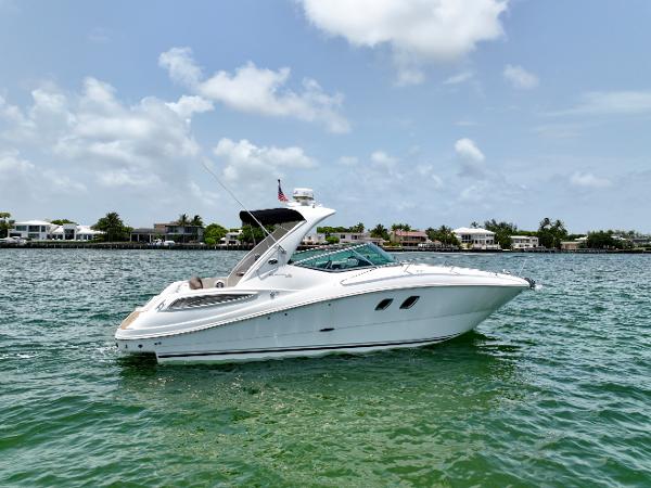 Sea Ray 330 Sundancer 330-SEA-RAY-SUNDANCER-2014-YACHTSBLUE