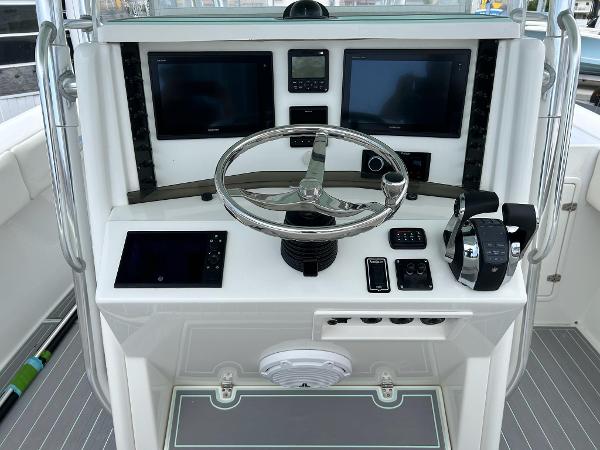 2008 Venture 39 Cuddy