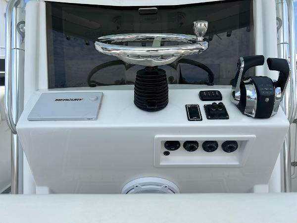 2008 Venture 39 Cuddy
