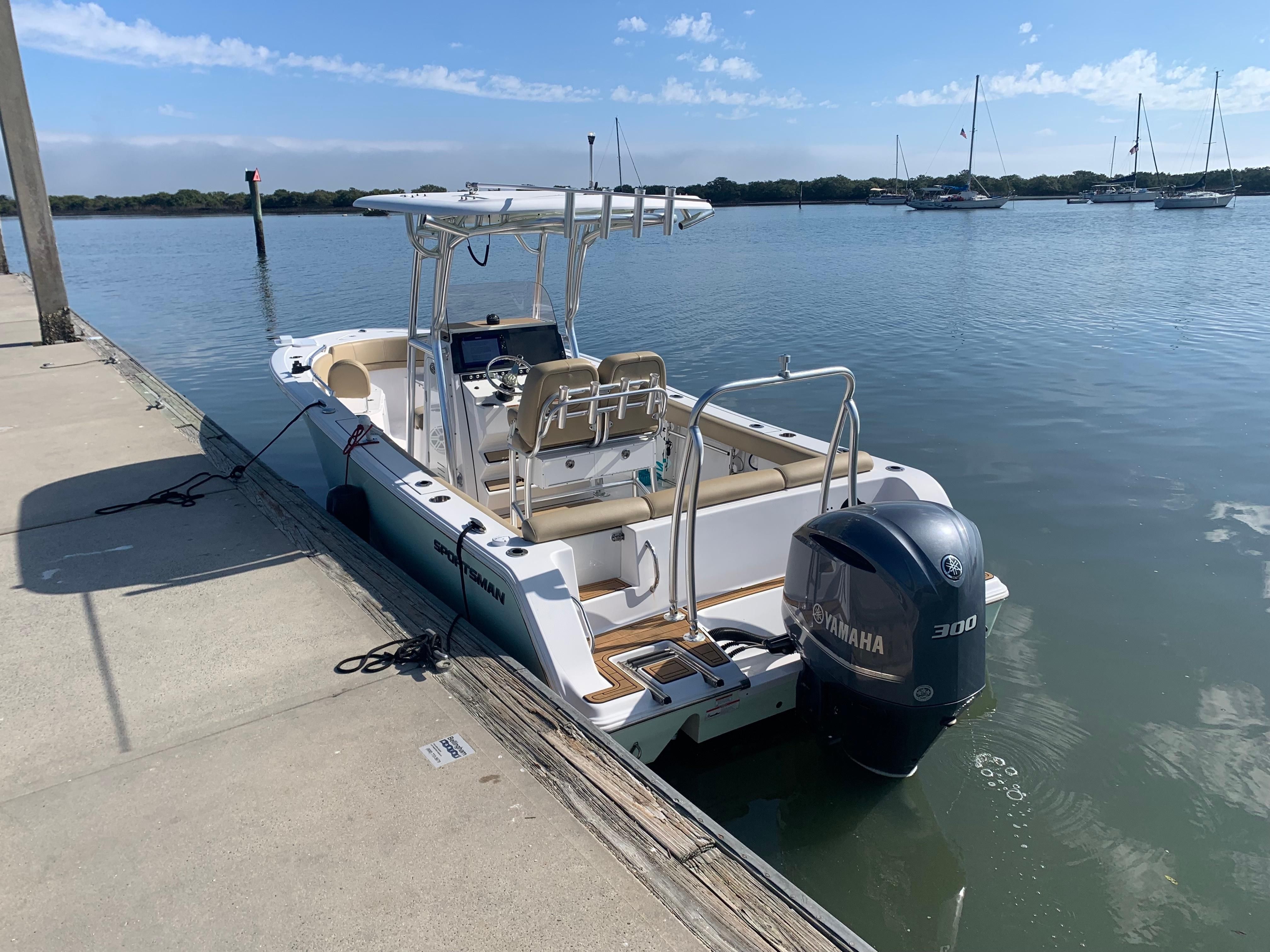 2018 Sportsman Heritage 241 Center Console