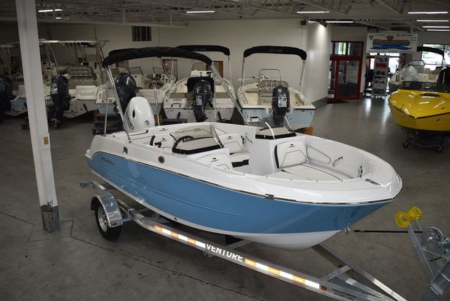 2025 Stingray 172DC
