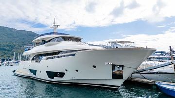 2016 Custom Line Navetta 28