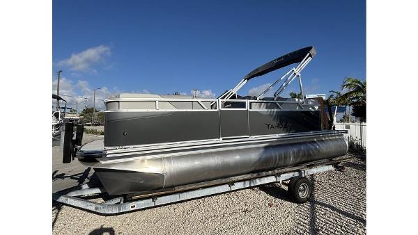 2025 Tahoe Pontoon 19 Quad Lounge sport