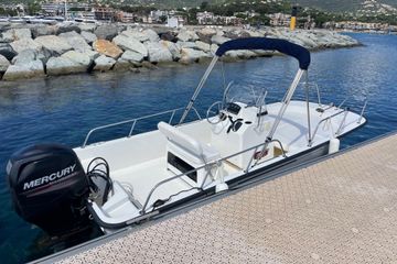 2014 Boston Whaler 170 Montauk