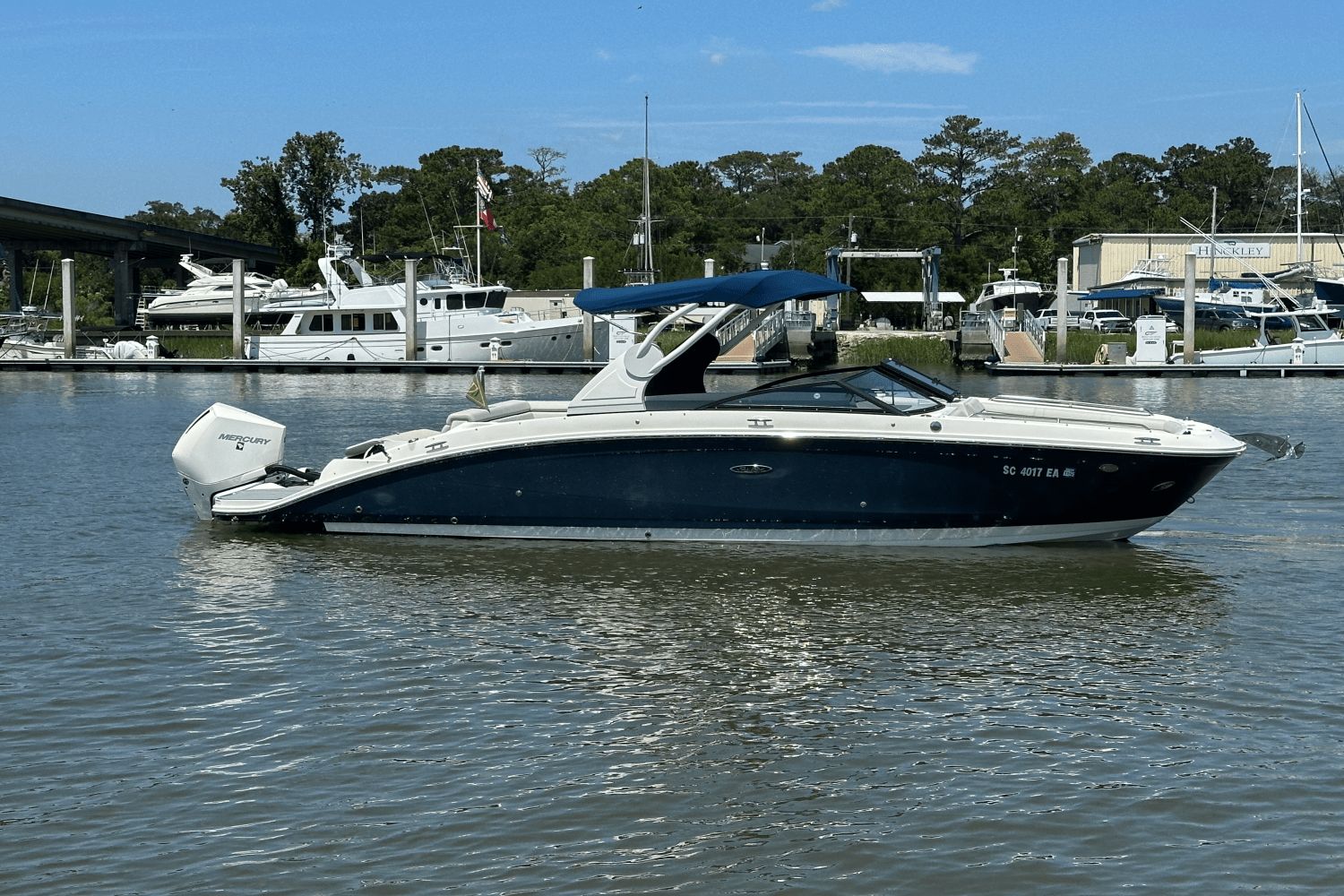 2020 Sea Ray 270 SDX OB