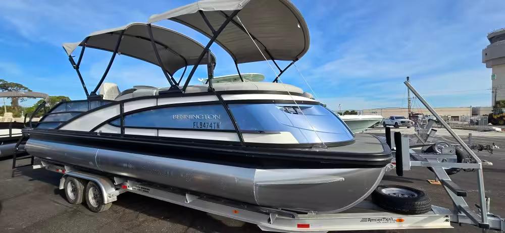 2023 Bennington 25 QCB
