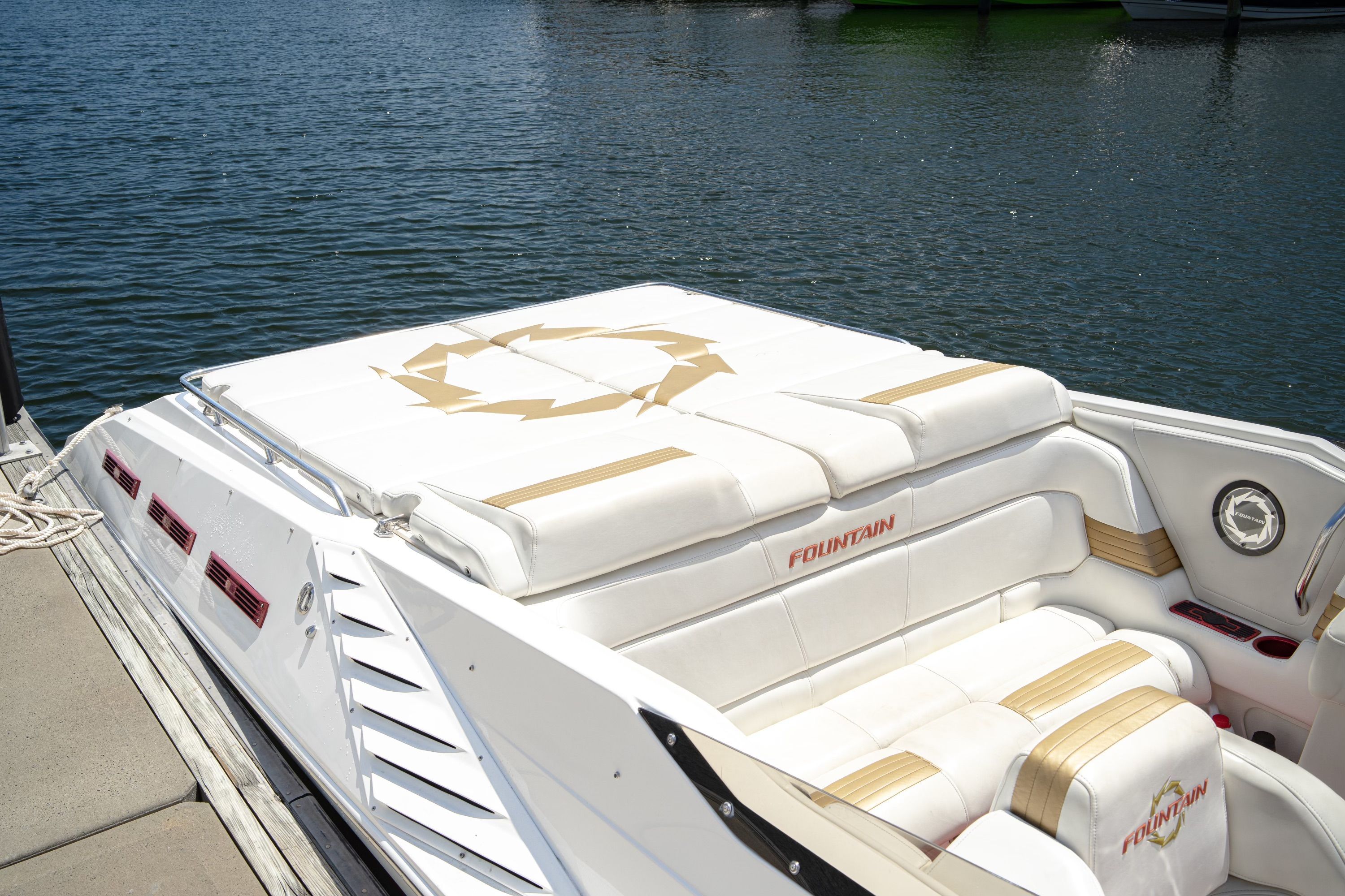 2009 Fountain 42