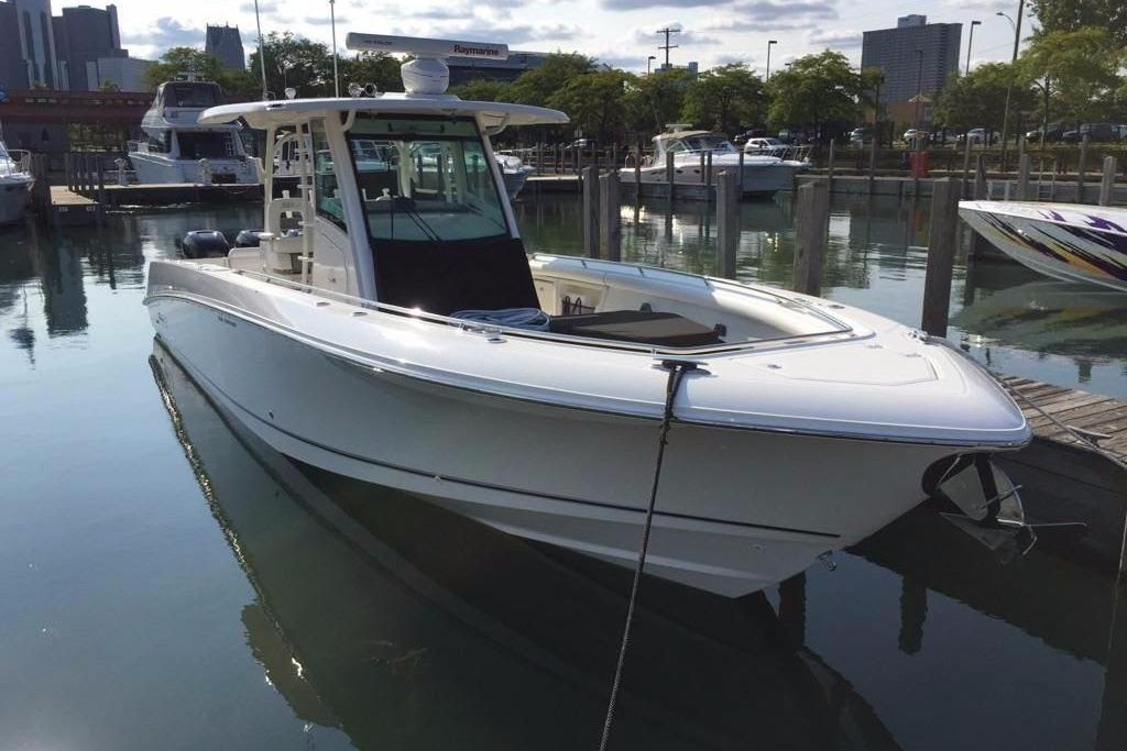 2016 Boston Whaler 350 Outrage