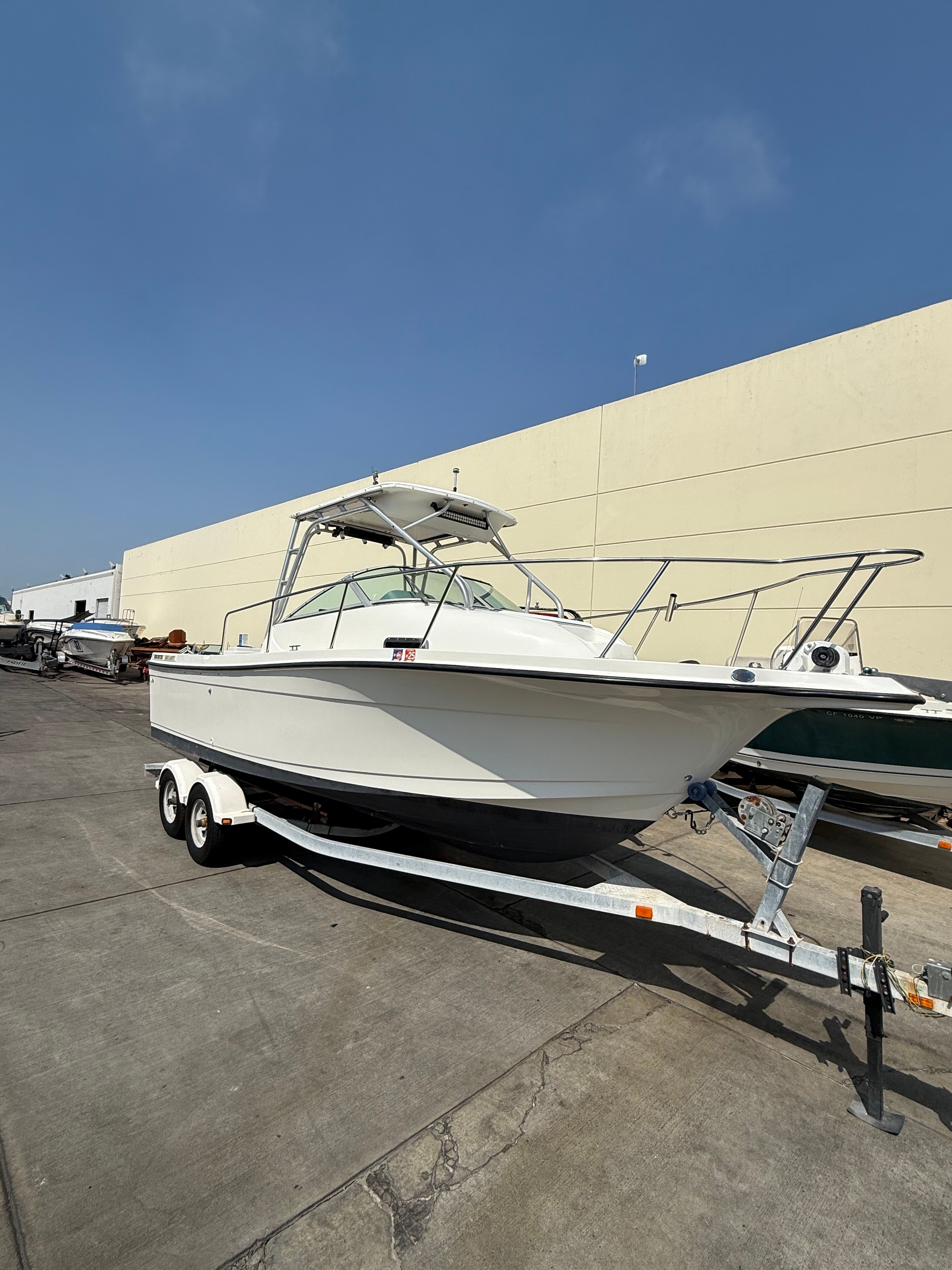 2001 Trophy 2352