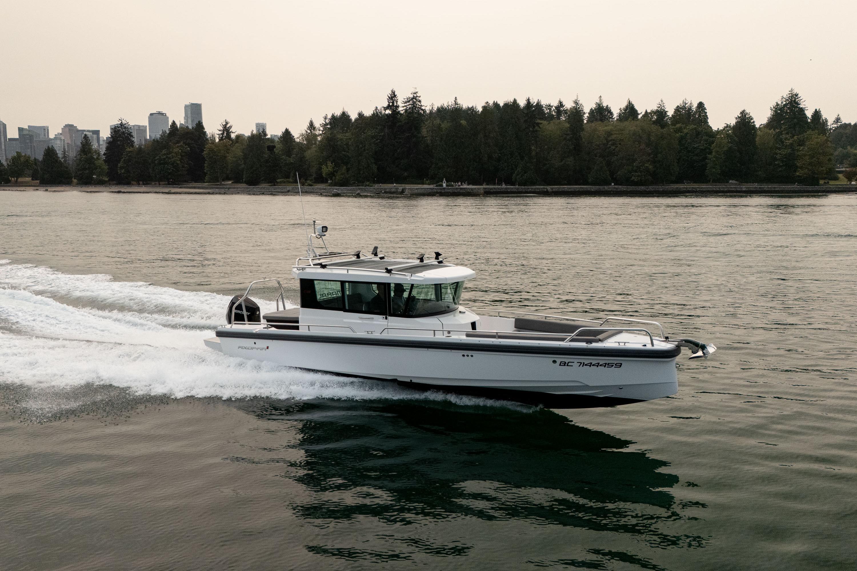 2020 Axopar 28 Cabin with AFT CABIN