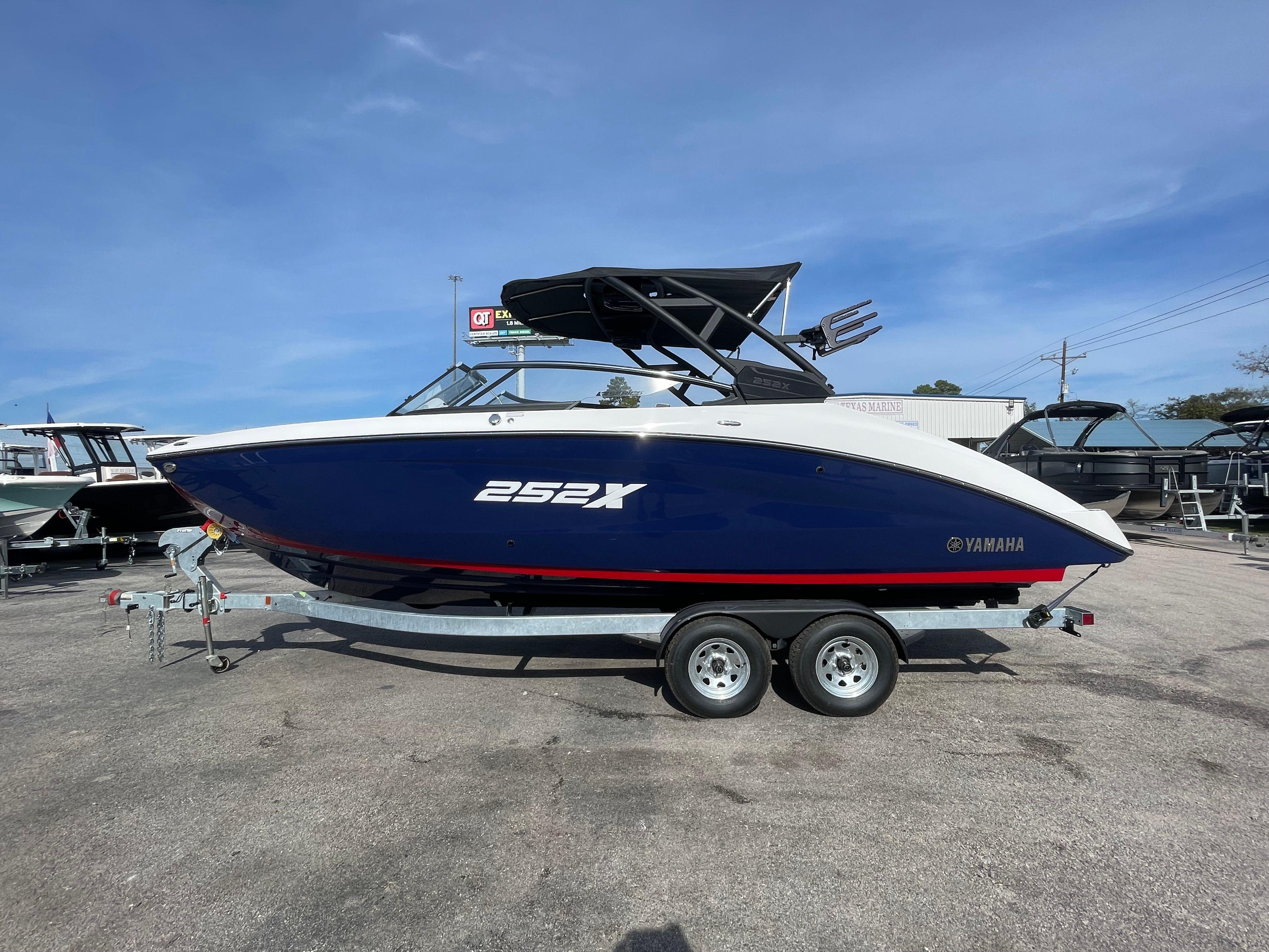 2025 Yamaha Boats 252XE