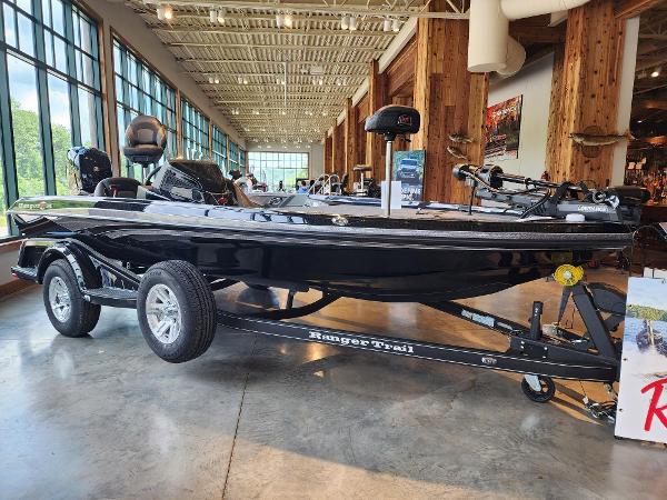 Ranger Z518 Ranger Cup Equipped 2024 Ranger Z518 Ranger Cup Equipped bass boat on display indoors.
