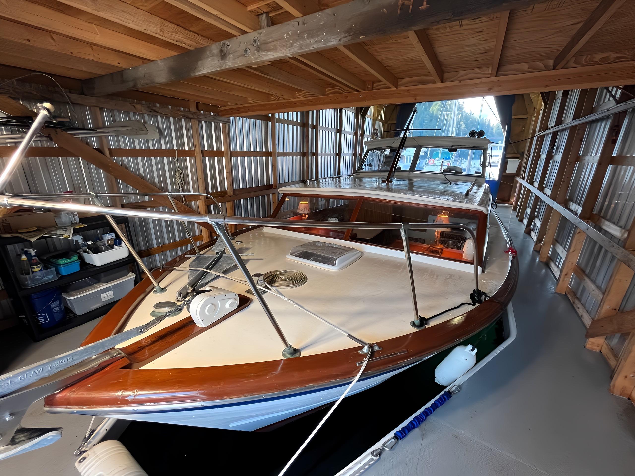 1963 Chris-Craft Constellation 31