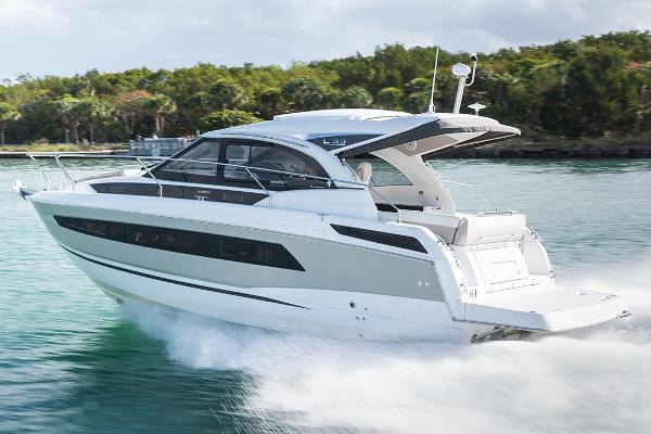 Jeanneau Leader 33 Review - boats.com