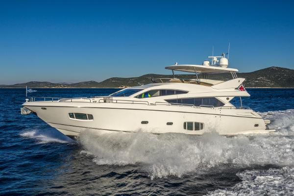 2011 Sunseeker 80 Yacht