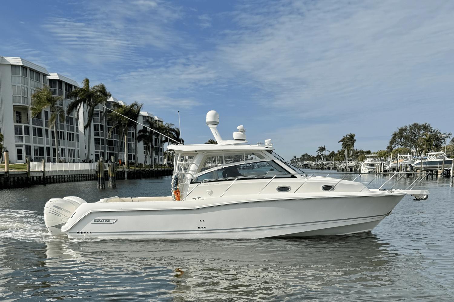 Boston Whaler 345 Conquest