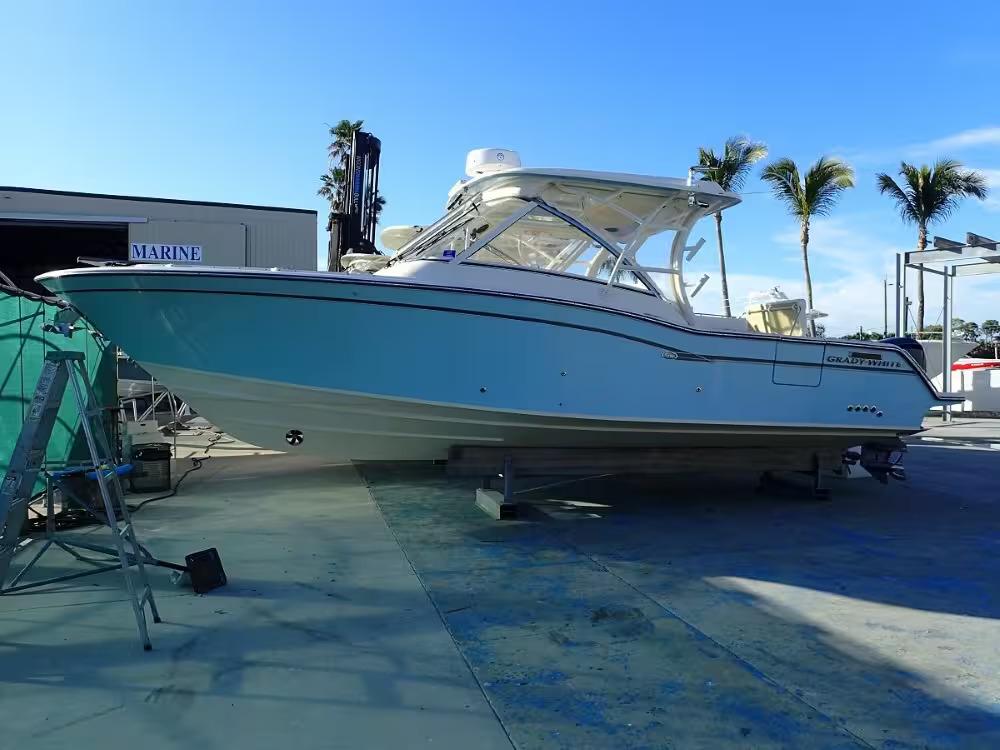 2019 Grady-White 325 Freedom