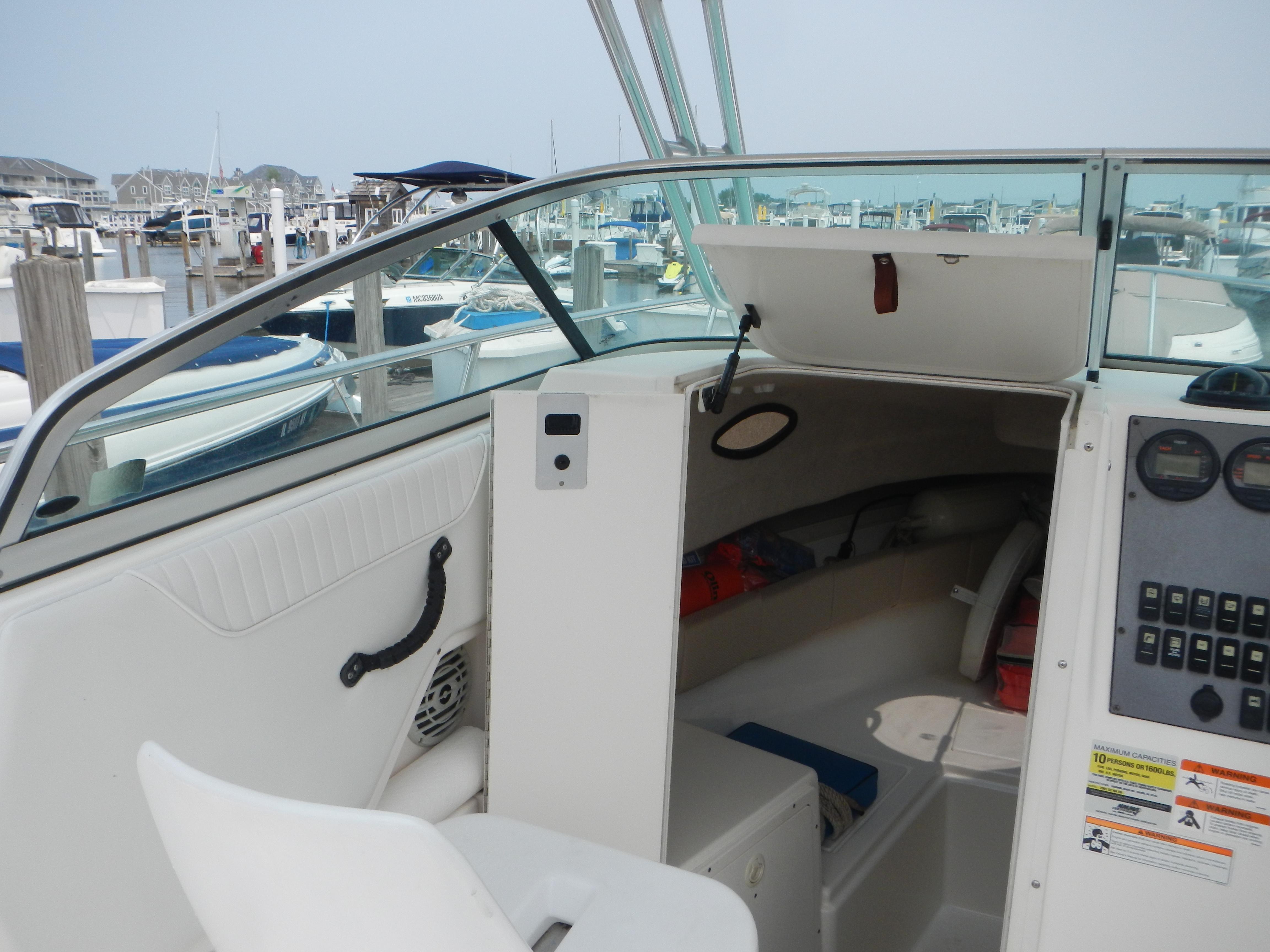 2008 Seaswirl Striper 2301 Walkaround OB