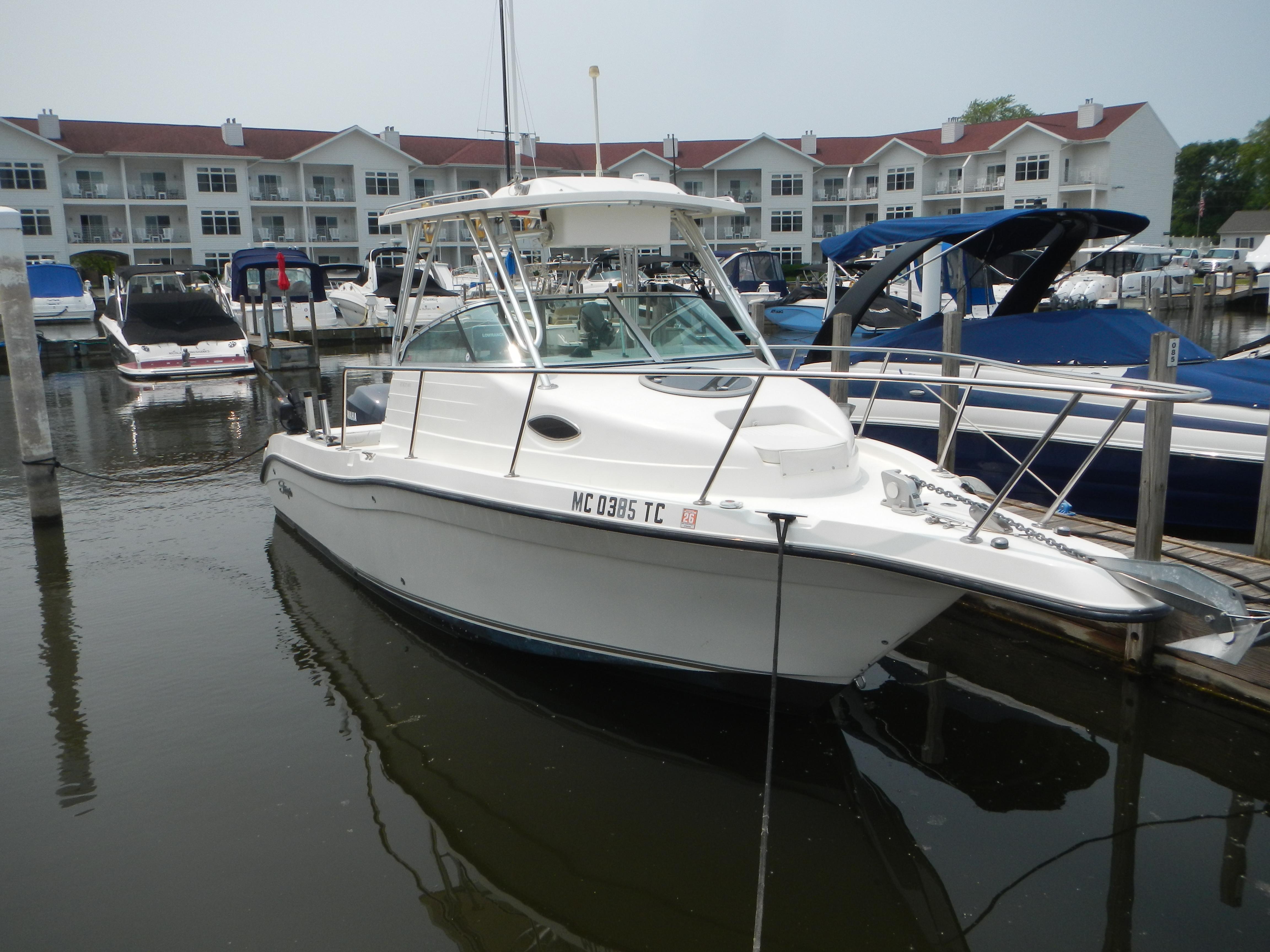 2008 Seaswirl Striper 2301 Walkaround OB