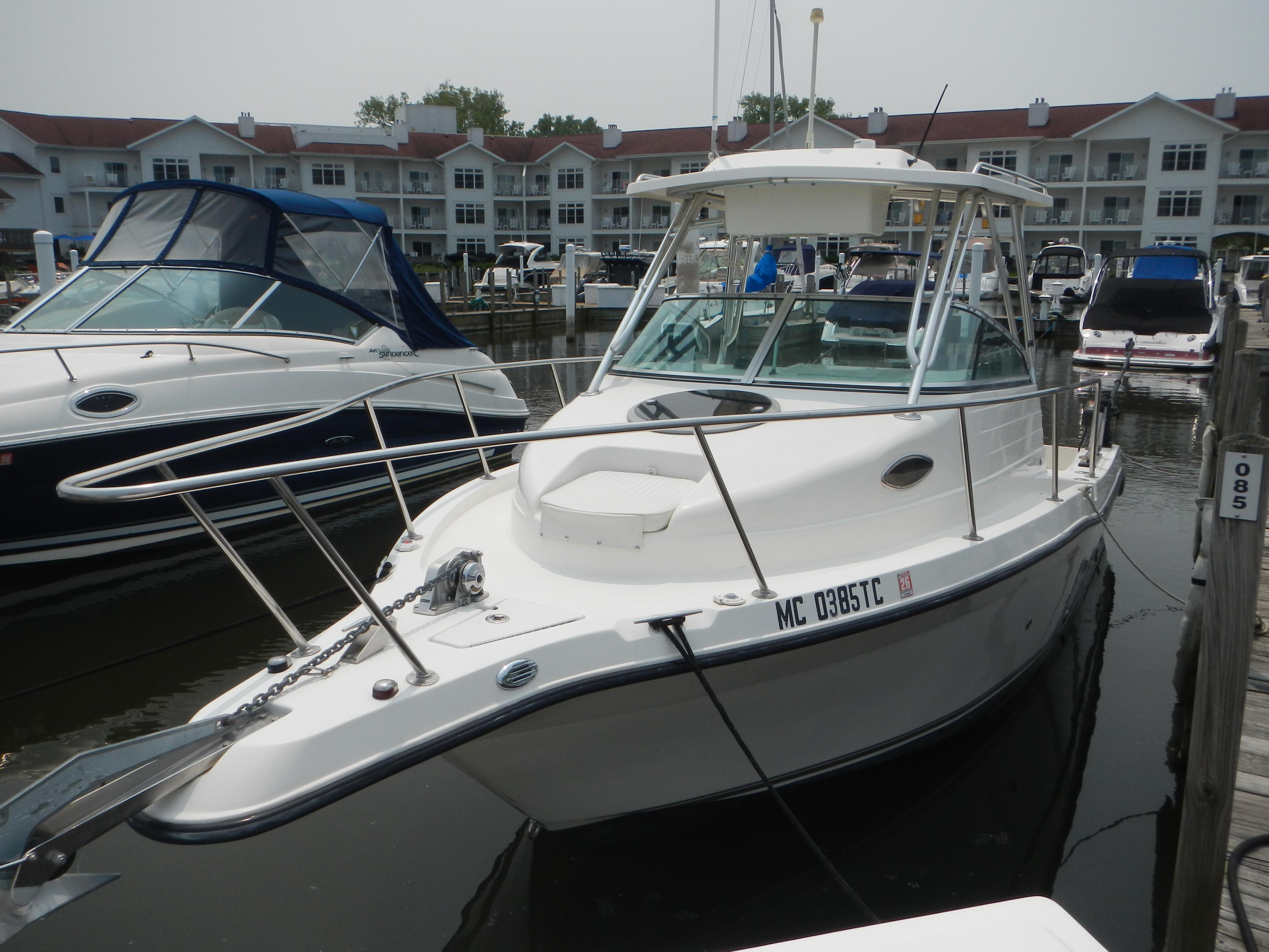 2008 Seaswirl Striper 2301 Walkaround OB