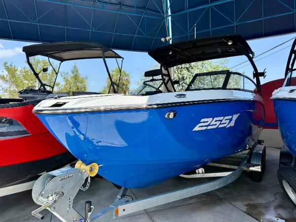 2025 Yamaha Boats 255XD
