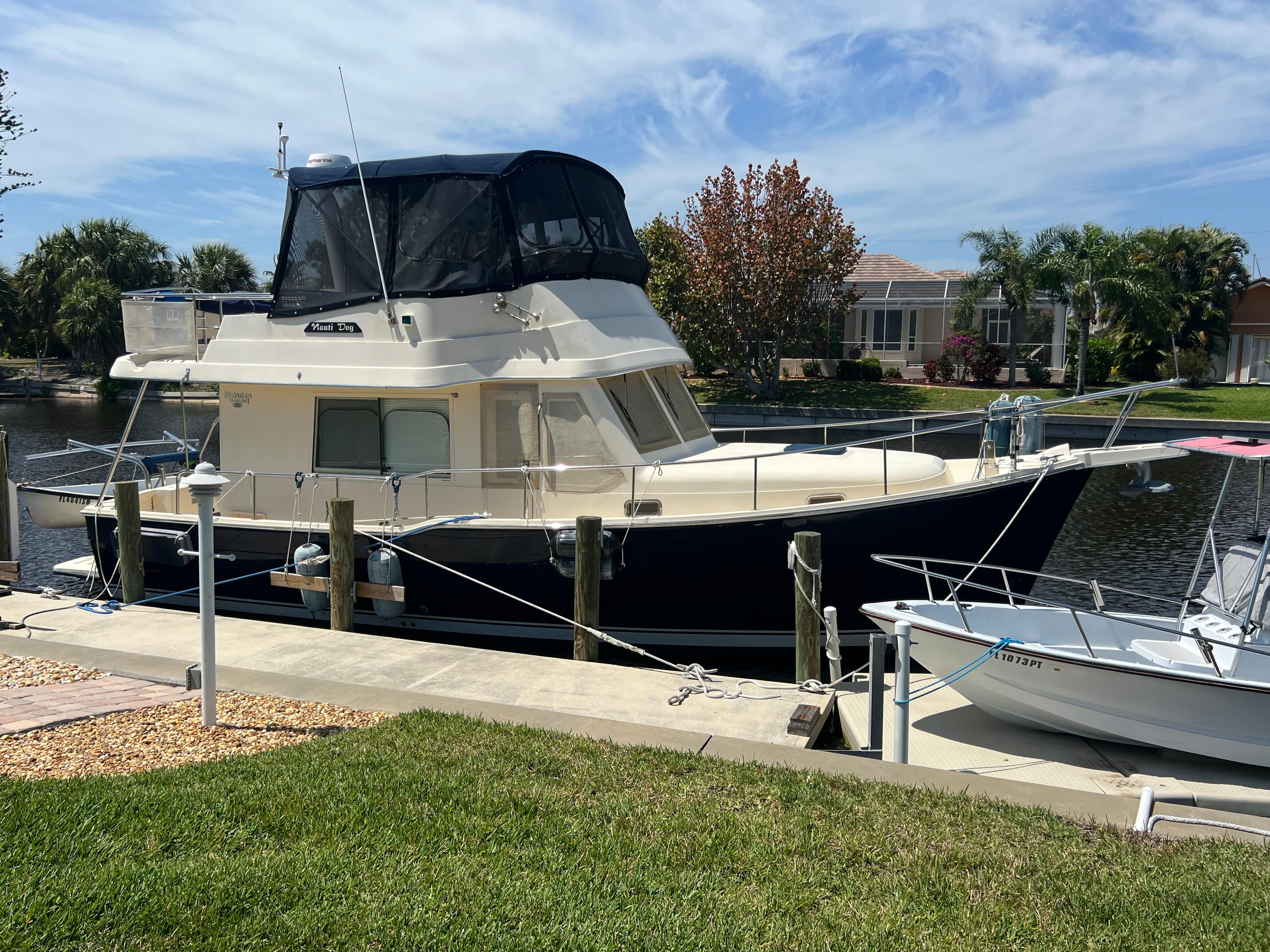 2005 Mainship 34 Trawler