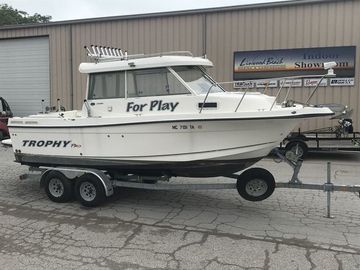 2007 Bayliner 2359 Trophy Walkaround