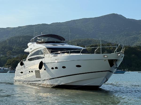 2011 Princess V85-S