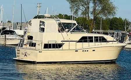 Chris-Craft 381 Catalina