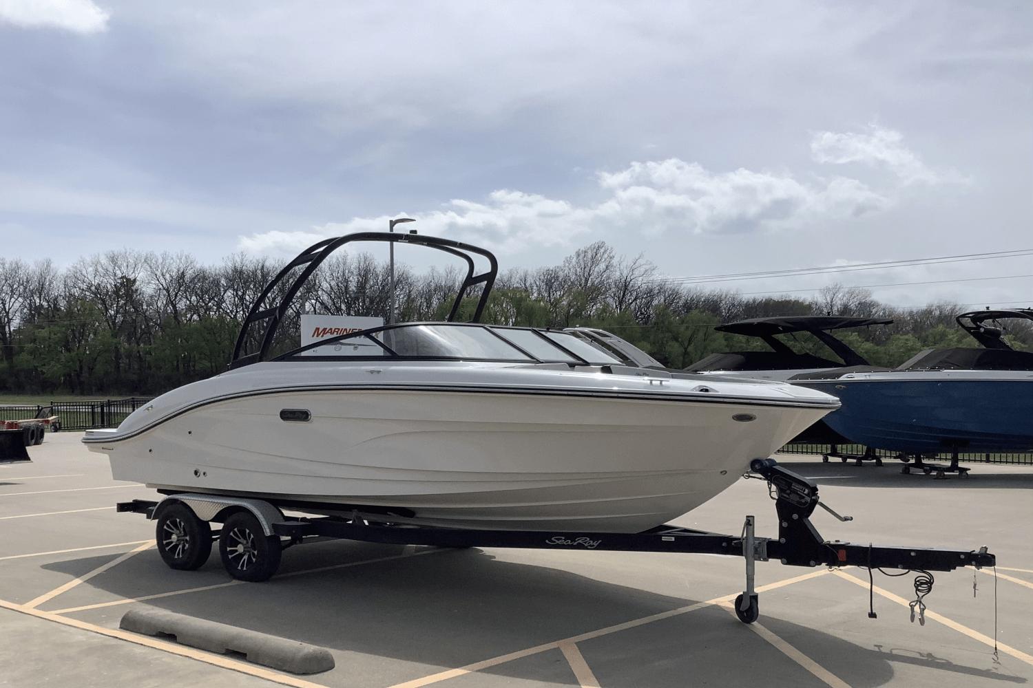 Sea Ray SPX 210
