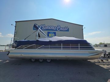 2021 Bennington Q 23 Swingback