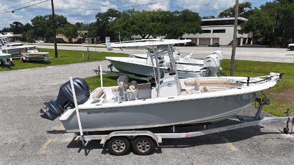 2019 Sportsman Open 212 Center Console