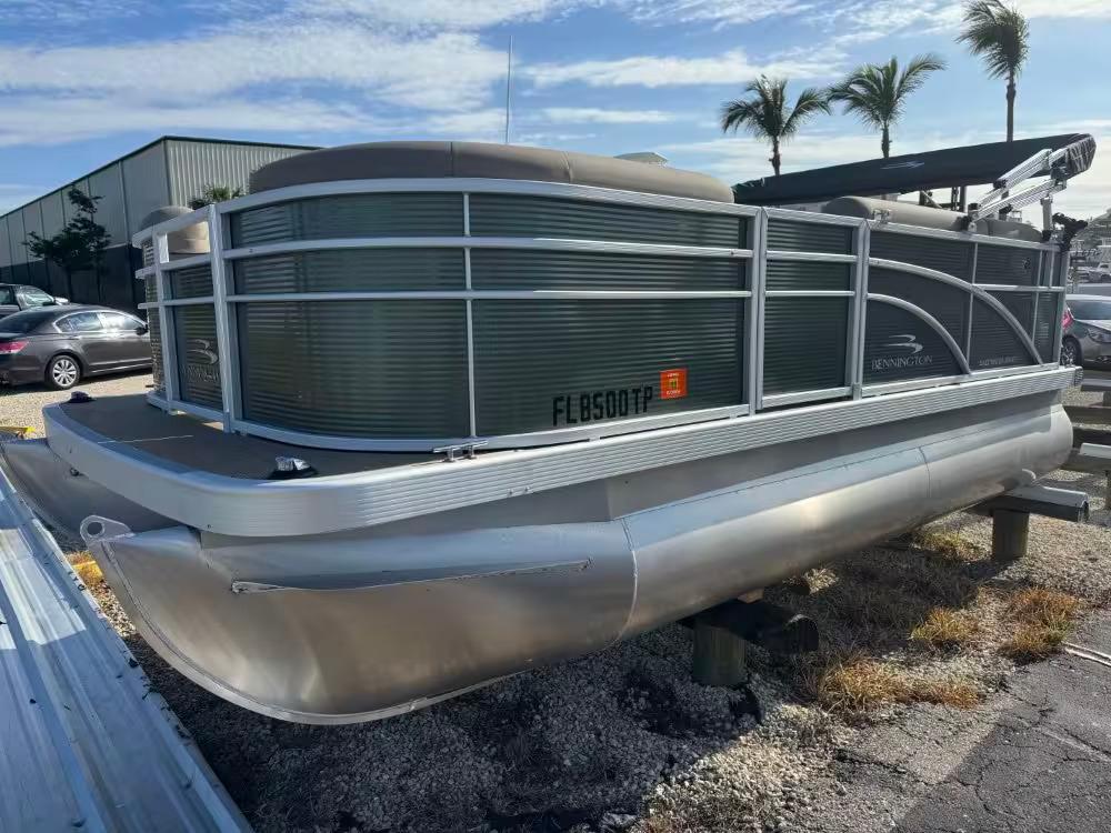 Bennington 168 SLE