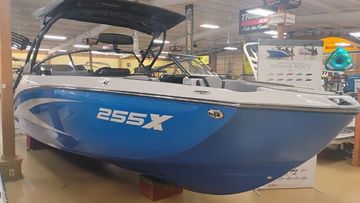 2025 Yamaha Boats 255XD