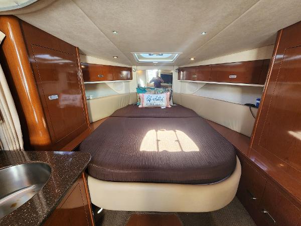 2012 Sea Ray 350 Sundancer